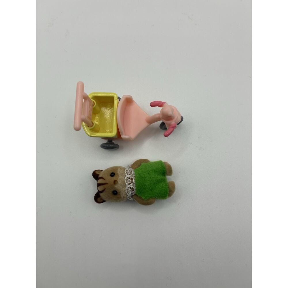 Calico Critters Sylvanian Families - Cycle Tricycle Cart With Baby Squirrel - Picture 4 of 6